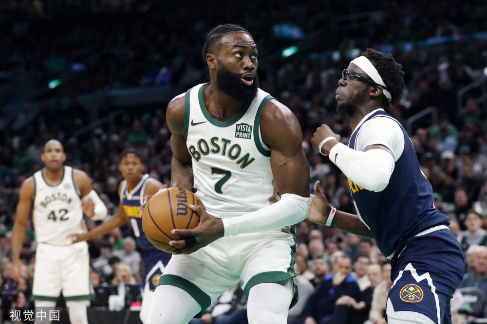 他引入了几 他引入了几